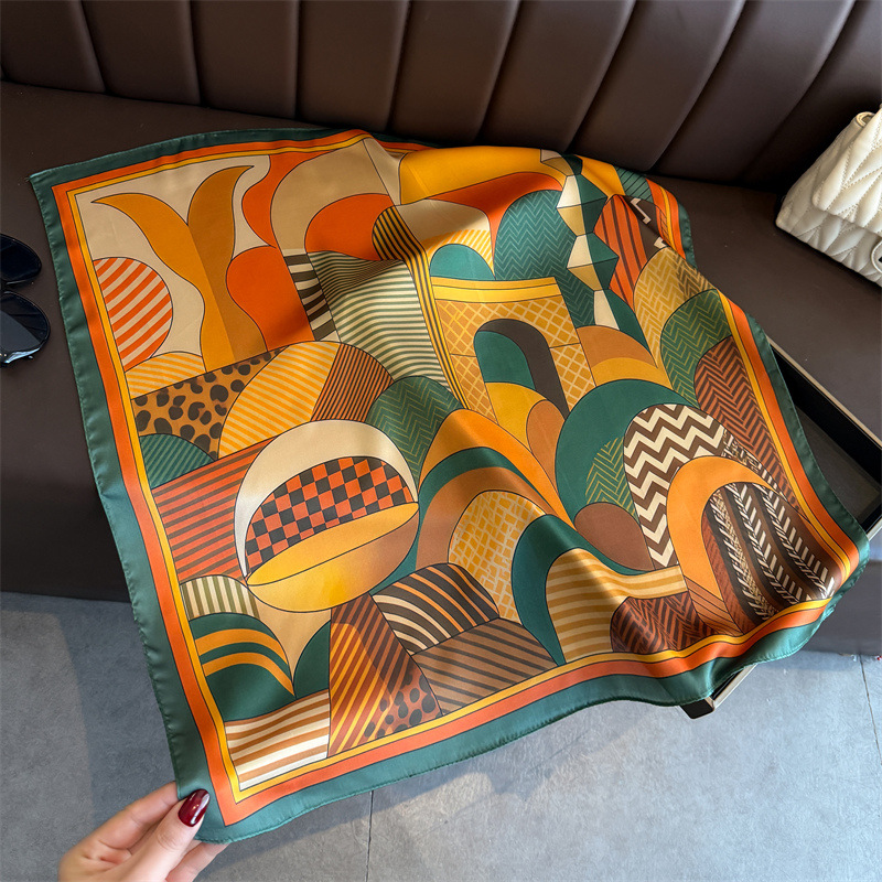 2026 New Geometry Print Silk S - Face Scarf Mask recension och pris