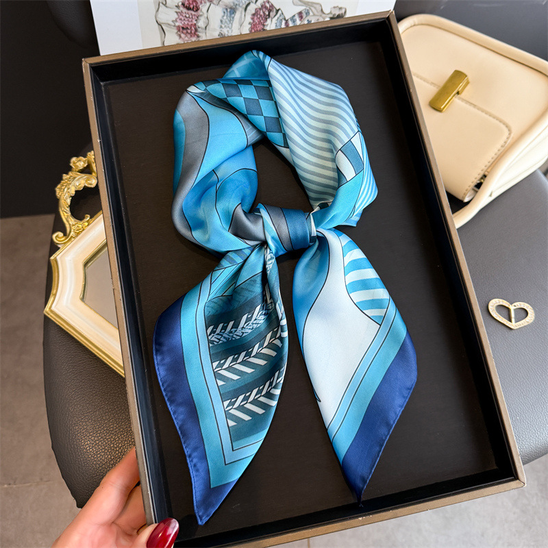 2026 New Geometry Print Silk S - Face Scarf Mask recension och pris