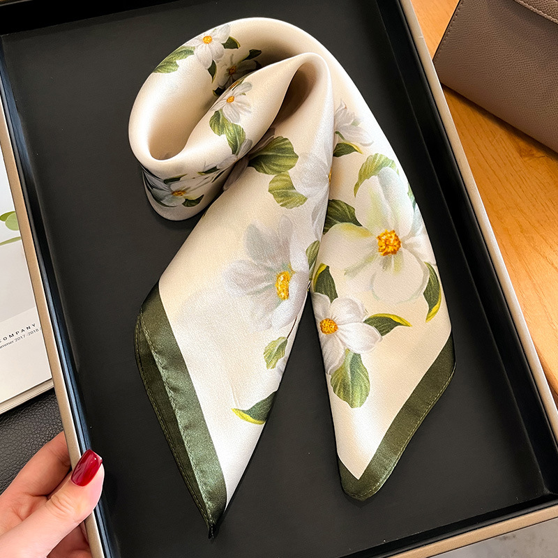 Luxury 100% Silk Square Scarf  - Head Wrap Turban recension och pris